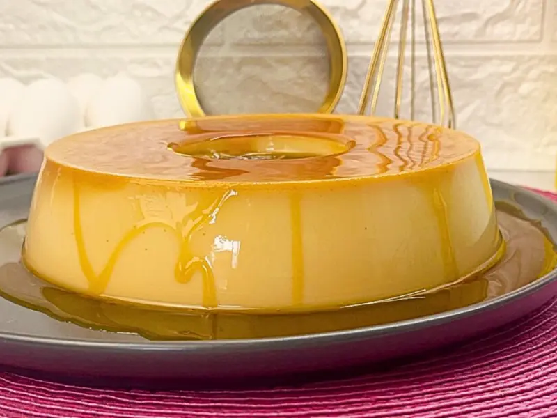 Pudim de Doce de Leite com calda dourada